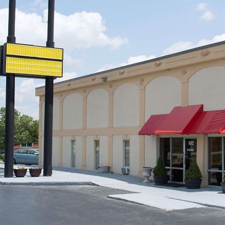 Super 8 By Wyndham Greensboro Zewnętrze zdjęcie