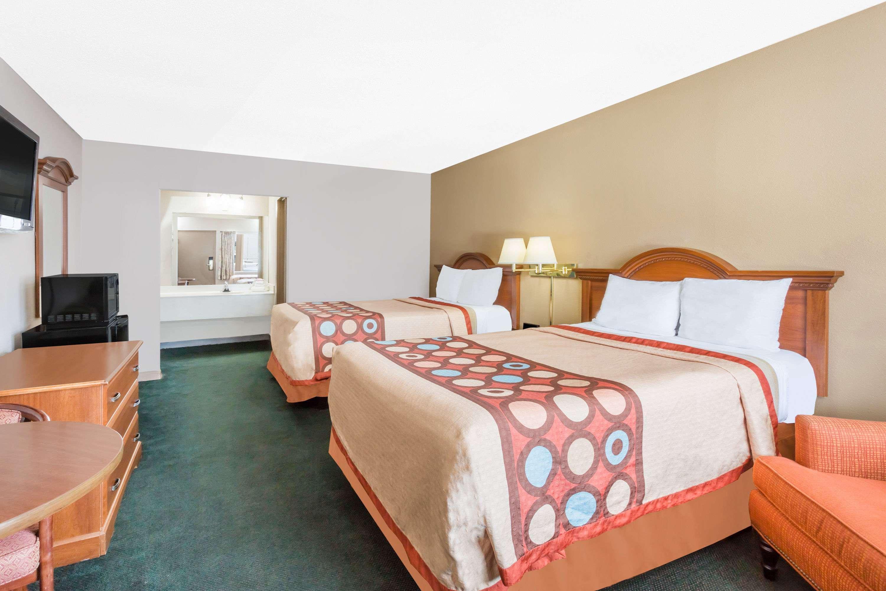 Super 8 By Wyndham Greensboro Zewnętrze zdjęcie