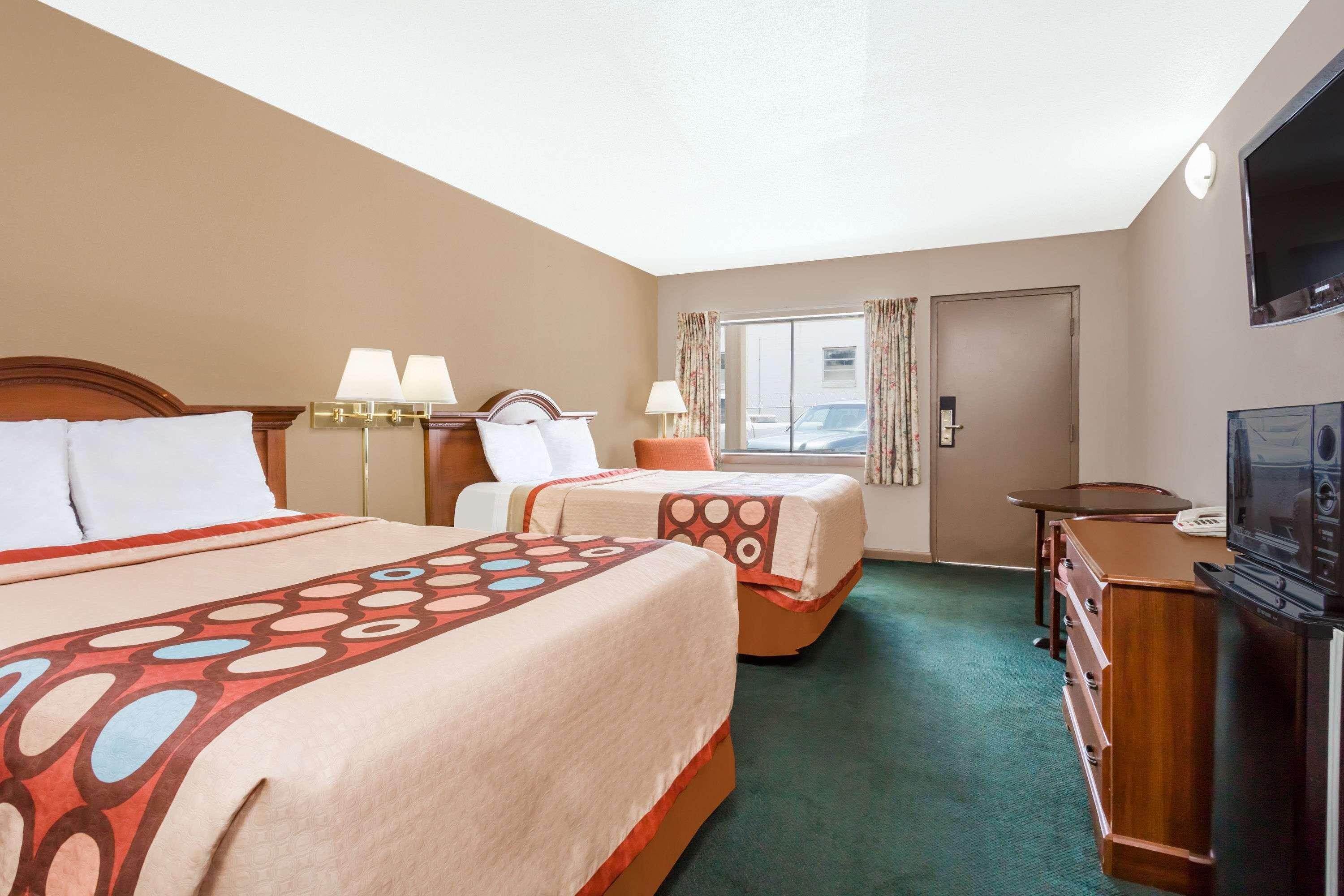 Super 8 By Wyndham Greensboro Zewnętrze zdjęcie