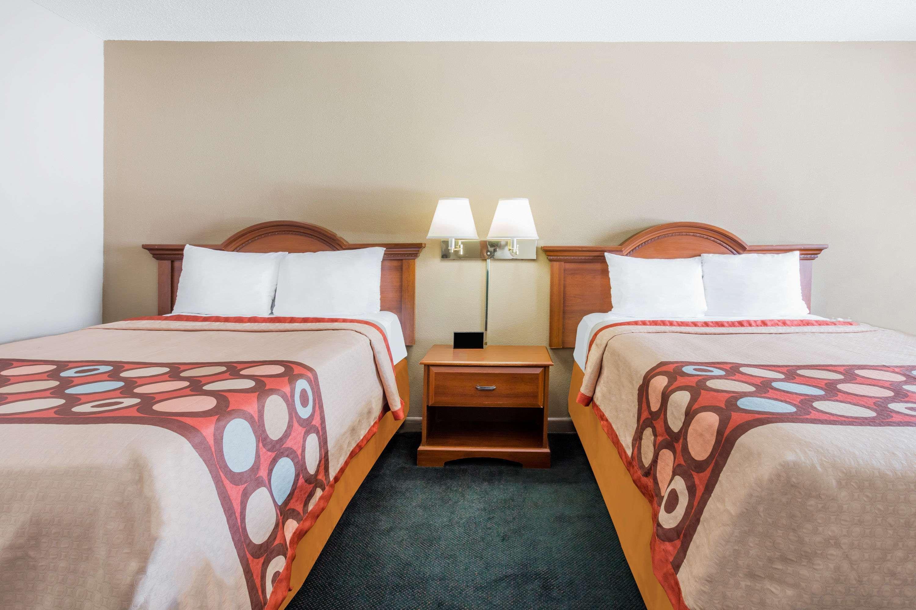 Super 8 By Wyndham Greensboro Zewnętrze zdjęcie